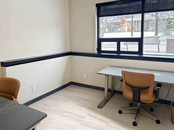 ¡Espacio de sala de reuniones disponible por $274! ¡Ubicación privilegiada! (Park City)63671008272259123
