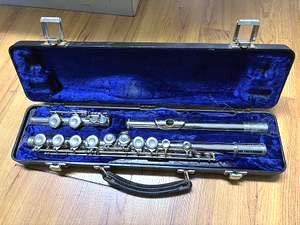 NICE Artley flute w/case 1