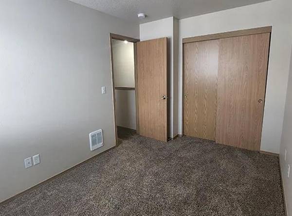 $1,550 / 2br - SCHEDULE YOUR MOVE - Walkable 2 Bedroom - Simple Downtown Commute (East Portland)63615695938689124