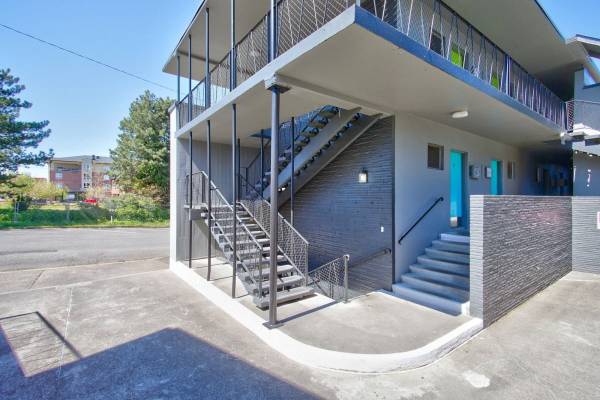 $999 / 350ft2 - ☕ Apartment So Close to Starbucks You’ll Never Be Late Again 🕒 (500 East 13th Street, Vancouver, WA)63820848487681120