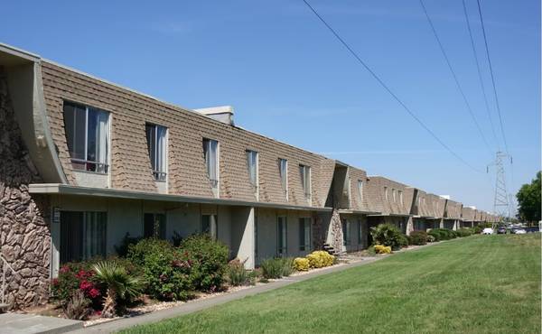 $1,449 / 1br - 604ft2 - FALL TIME🍁PERFECT TIME TO START FRESH! 1 MONTH FREE!! (South Sacramento)64044022664323122