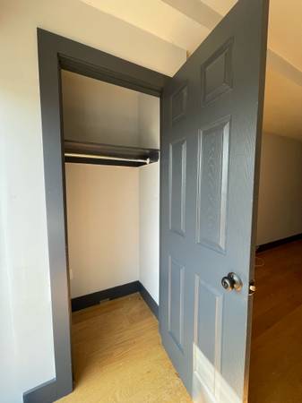 $2,095 Beautiful Renvoated Studio w/ DW & Terrace in Crown Heights! - $2,095 (Crown heights)63788432642305124