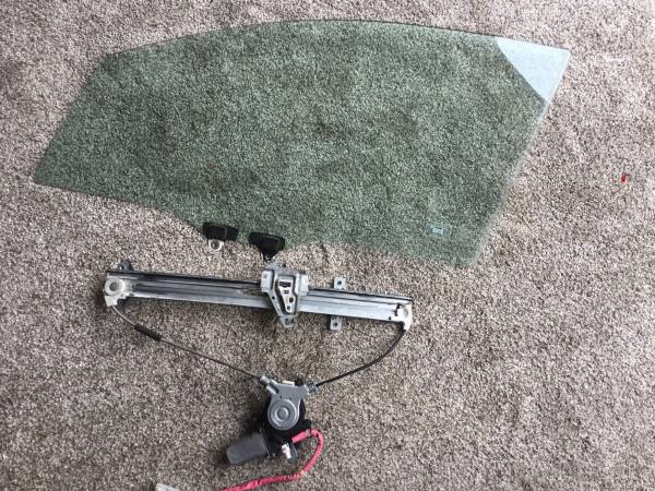Honda Fit drivers window 2007-08 1