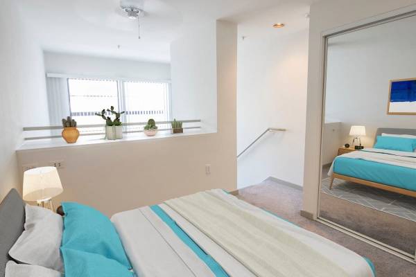 $1,910 / 360ft2 - Bike Racks, Control Access Entry, AC/Heat (2001 Olympic Blvd, Santa Monica, CA)63857624669827120