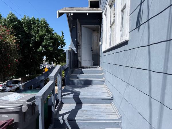 $3500.00 / 3br - 1282ft2 - Estilo Urbano se Encuentra con la Comodidad en 4630 Melrose Ave, Oakland, CA!63888989852035121