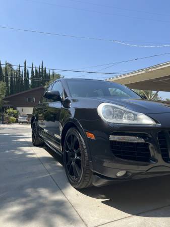Rare 2009 Porsche Cayenne Turbo S Low 77k Miles 600HP! - $15,00063623927385473122