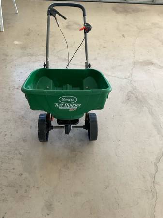 Scotts spreader 1