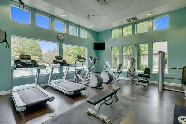 $1,699 / 1br - 707ft2 - Resort-Inspired Swimming Pool, Poolside Fire Pit & Lounge Area63841707776385121