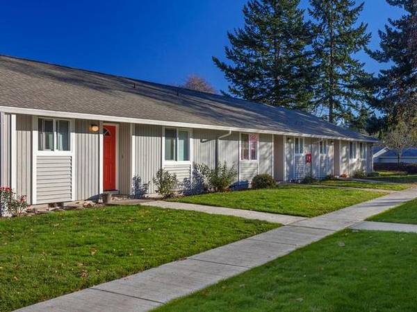 $1,865 / 2br - 800ft2 - Saturdays are now open to tour, come by and tour apartments for you. (Beaverton)63831536387843122