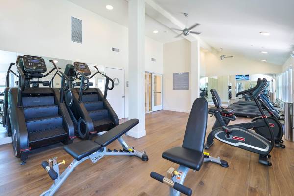 $2,399 / 2br - 796ft2 - 2Bd2Ba, Assigned Parking, Gated Community, 24Hr Gym (1420 Chaffee St, Upland, CA)64028081944194124