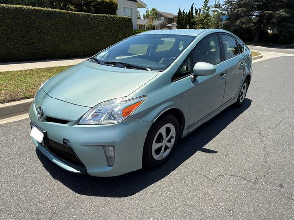 2015 Toyota Prius - $8,500 (Bell gardens)63623854468355120
