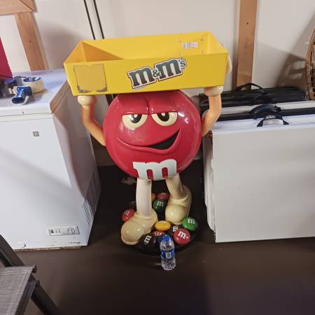 Vintage m&ms display stand 1