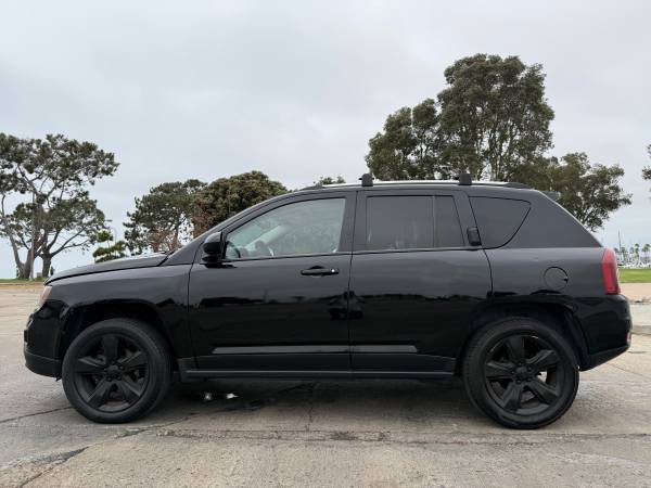 2015 Jeep Compass Latitude “4X4” “4 Cylinder" “CARFAX” - $5,999 (Chula Vista “898 Broadway”)63440172205057123