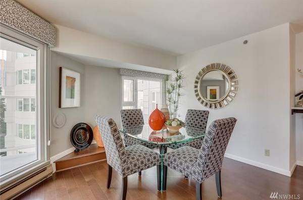 $1,900 / 1br - 787ft2 - Cozy 1 bed/1 bath (Seattle)63948085063682124