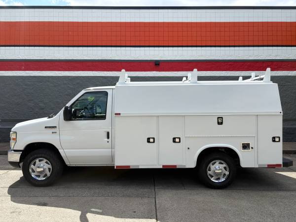 2015 Ford E-350 XLT SUPER - Photo 4