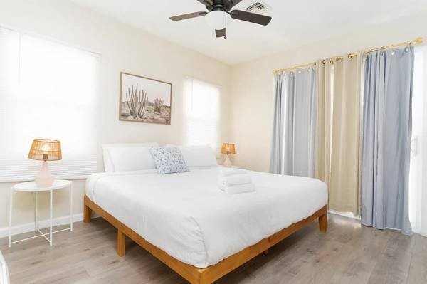 $1,450 / 2br - 1087ft2 - Bright 2BR, 1BA Apartment with Character & Private Courtyard (San Diego)63819155867651124