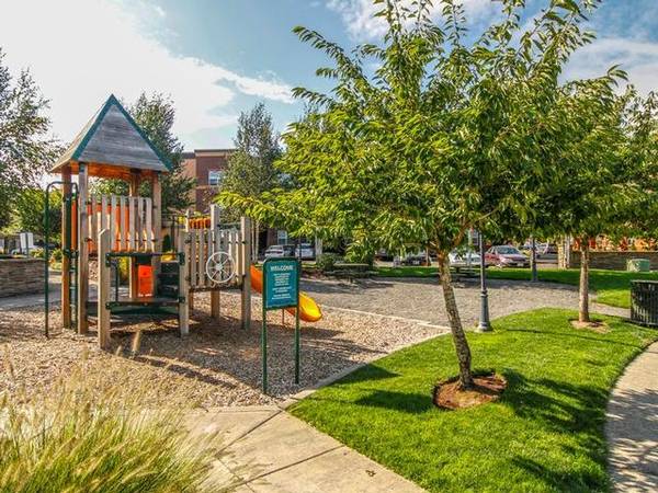 $2,083 / 2br - 1191ft2 - Package Receiving, Open Floor Plan, Short-term Lease, On-site Storage (1299 NE Orenco Station Pkwy. Hillsboro Oregon 97124)63672600973827123