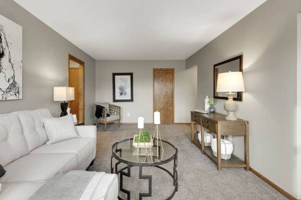 $1,430 / 1br - 605ft2 - Garages Optional, Pre-installed blinds, Divided sink (1301 MN-7, Hopkins, MN)63868815179137122