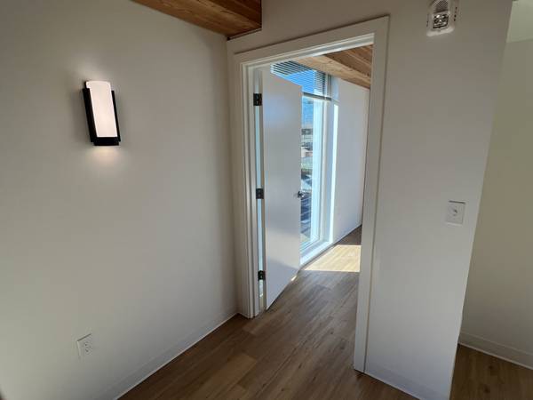 $1,294 / 1br - 448ft2 - No Smoking, Internet Access, Air Conditioning (540 NE 99th Ave, Portland, OR)64039222738179123