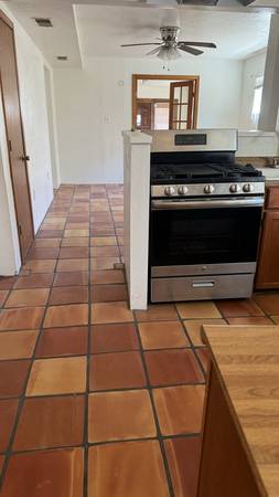 $1,900 / 2hab - 1000ft2 - 2 habitaciones más oficina 1.5 baños dúplex cerca de TuneUp/St Annes/Servicios incluidos $1900 (Hickox)63659798057859122