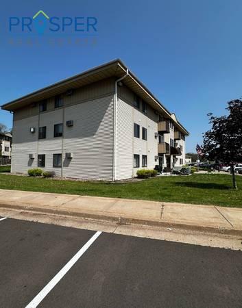 $750 / 1br - Unidad Superior de un Dormitorio (Chippewa Falls, WI)63845958206595124
