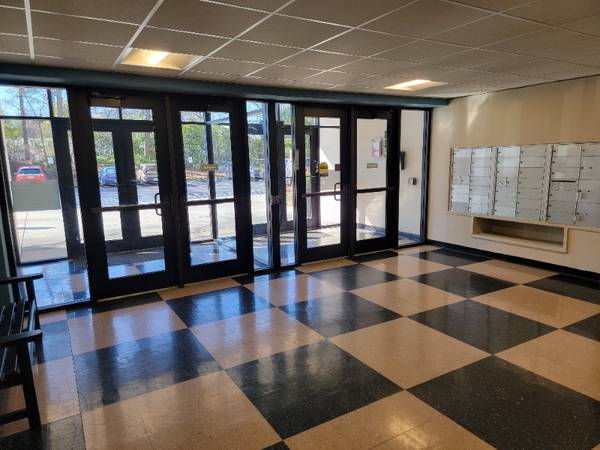 $750.00 / 120ft2 - Buckhead Office Suite/Retail/Spa Space - 120SF63921562012034124