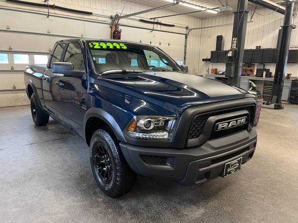** 2022 RAM 1500 CLASSIC WARLOCK 4X4 4DR QUAD CAB 6.3 FT SB ** - $29,995 (CAMBRIDGE)63470066829057123