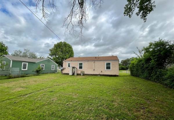 $1098.00 / 2br - Charming 2 Bed 1 Bath Home in Muskogee | Available 09/01 | $109863982128914307121