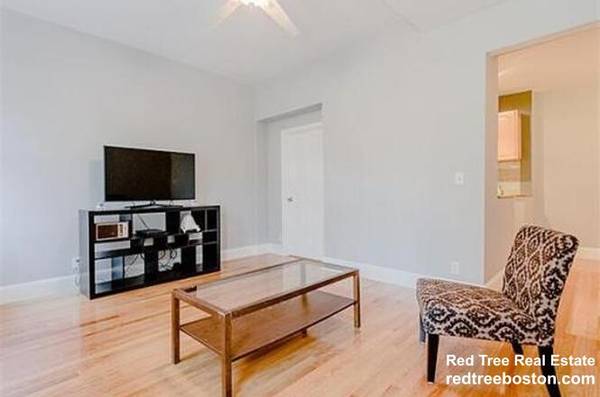 $2,295 / 1br - Beautiful low priced 1 bed in Brighton right off the T, utils inc!! (Brighton)63802072730113121