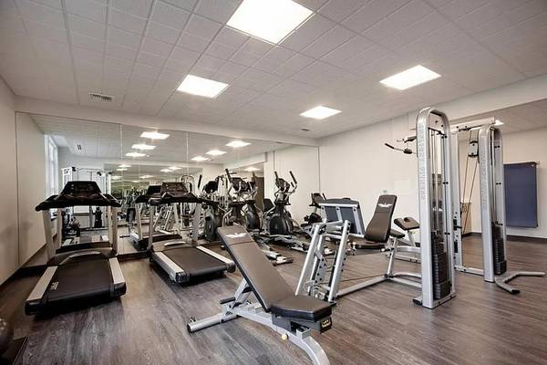 $1,680 / 1br - 742ft2 - Extra Storage Options, Designer Cabinets, High Ceilings63956647480451120