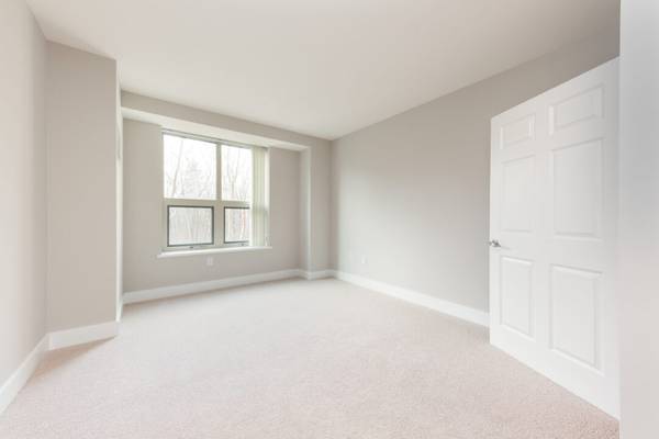 $2,800 / 2br - Income Restricted Studio – Priced Well Below Market Prices (Burlington)63912517407619124