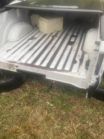 2018 Ford F250 truck bed 8ft New take off f350 SRW - $800 (Mccalla)63471122356227122
