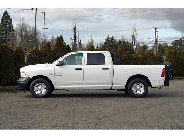 Ram 1500 Clásico 2022 Cabina Crew Dodge Tradesman Camioneta 4D 6 1/3 ft Truc - $19,999 (Payless Auto Sales)63617862989825123