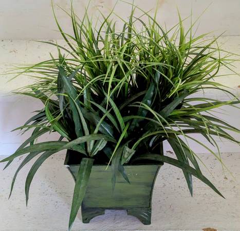 Plant - Artificial - Green Leaves - 16" x 16" 1