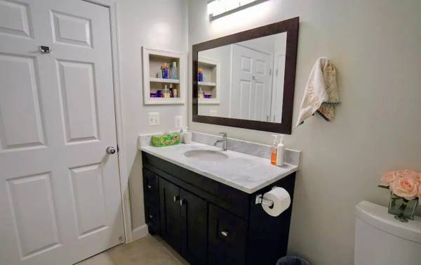 $1,000 / 1br - 897ft2 - Welcome to a Top-Floor condo in Brambleton! (Brambleton, VA)64040192162818121