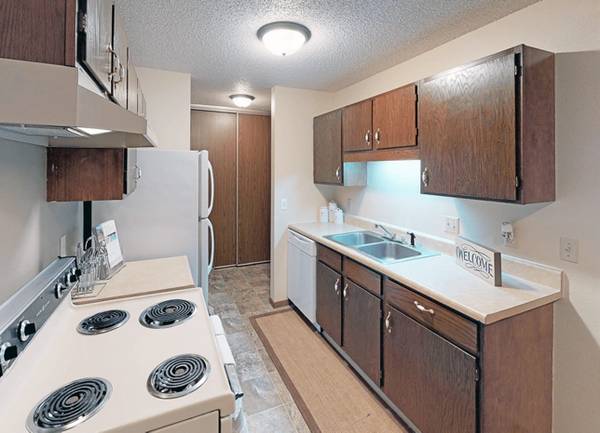 $950 / 1br - 800ft2 - Hop to It! Rarely Available 2-Bedroom Apartment Available Now! (Close to Hwy 23 and Hwy 15)63988653570307122