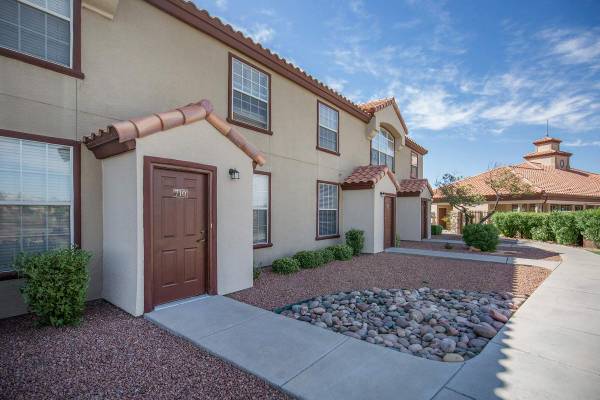 $1,383 / 1br - 913ft2 - Move-in Special! - Casas de Soledad - $1,383 - (10 Months) (Las Cruces)63948355148418124