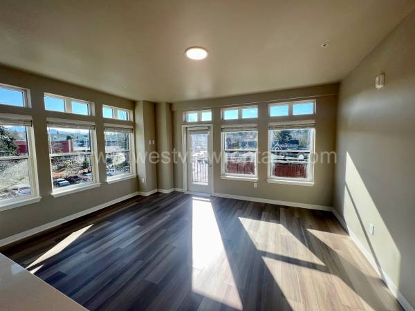 $3,235 / 2br - 990ft2 - Blair Park #401 | Beautiful Corner Unit in the Heart of Fairhaven (Fairhaven)63920958624258122