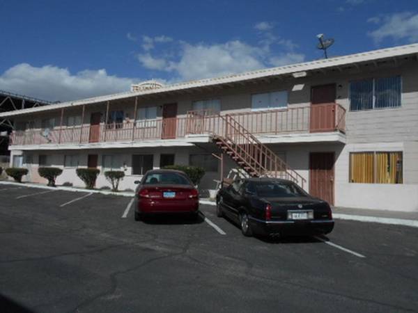 $999 / 1br - 640ft2 - Property Manager On-Site, Ceiling Fan, 1 Bed (4788 Koval Lane, Las Vegas, NV)63859501947649124