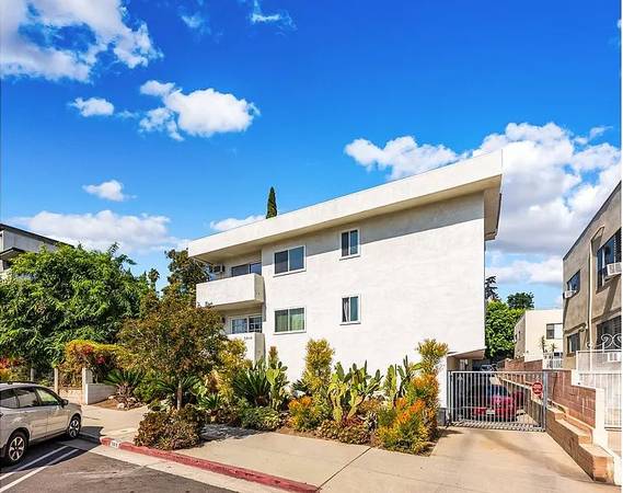 🟧 🟦 🟨 LIVE HERE WHERE OTHERS DREAM - ABOVE FRANKLIN 🟧 🟦 🟨 1