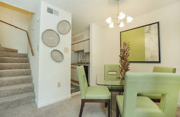 $1,315 / 2br - 1025ft2 - Stop, Look and Lease Renovated 2 Bed Townhomes! Pool! Gated! (Slidell)63903653094402124