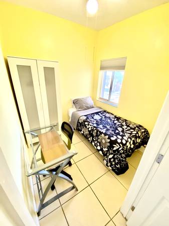 $800 / 3br - 3850ft2 - AMAZING Furnished room for rent (Miami)63379686147073121
