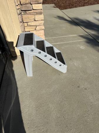 Pet Stairs $25 (Folsom)63848874924547121