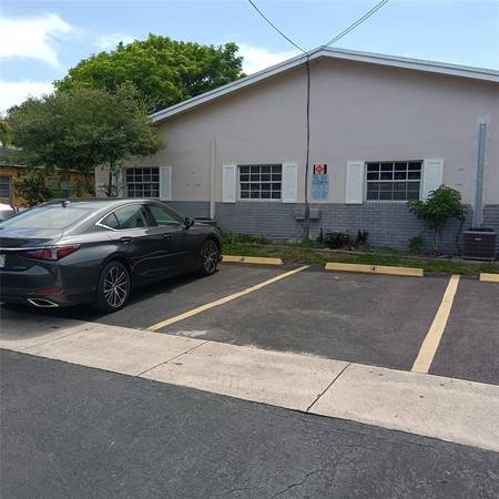 $1,900 / 2br - 2/1 Duplex (LAUDERHILL)64002016568449122