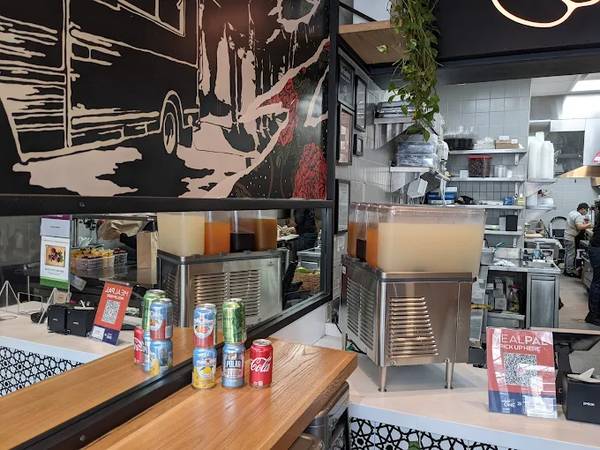 $18,000 / 650ft2 - NEW - PRIME CHELSEA RESTAURANT /RETAIL AVAILABLE FOR LEASE!! (Chelsea)63891772968963121