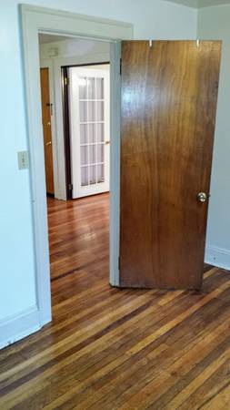 $1,425 / 2br - 1000ft2 - Ohio City 2 Bdrm Up Appliances Parking Available Sept.2nd (Ohio City , W.44th)63939131353218124