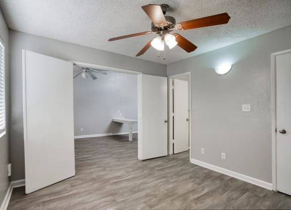 $735 / 321ft2 - Pista(s) de tenis, Instalaciones de lavandería, Techos abovedados (5104 E Van Buren Street, Phoenix, AZ, EE. UU., Phoenix, AZ)63623944856961121
