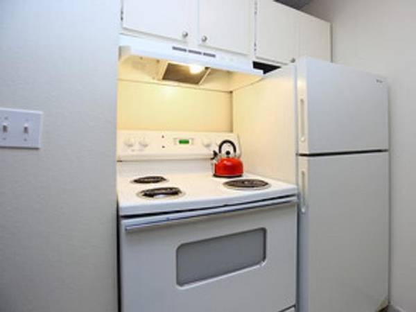 $1,085 / 2br - 750ft2 - Near Shopping, Dining, and Entertainment, Basketball Court, Dog Park63658145783681124