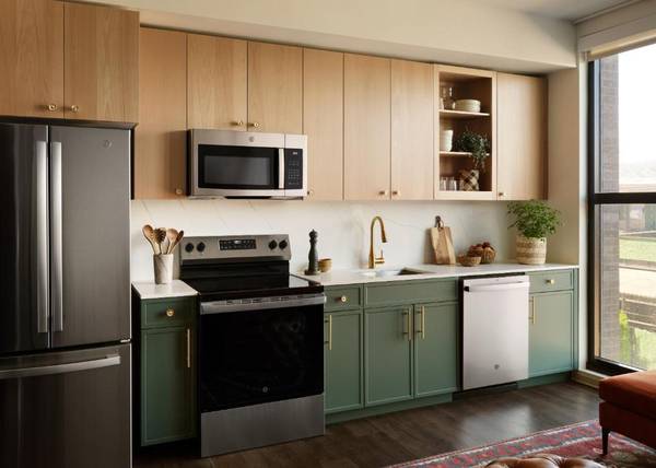 $2,035 / 1br - 558ft2 - Vida sofisticada en el este: 1 y 1 dormitorios + Oasis en la azotea (Buckman)63672653992835120