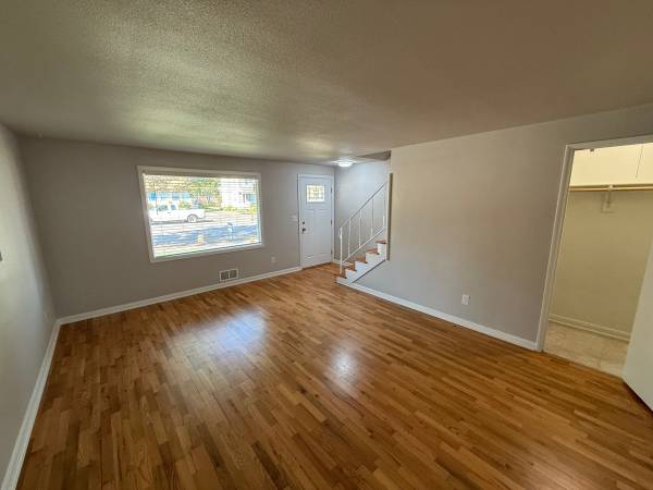 $2,450 / 2br - 1200ft2 - The pinnacle of comfort: Exceptional 2 BR spaces available. (Albany)63851667209603123